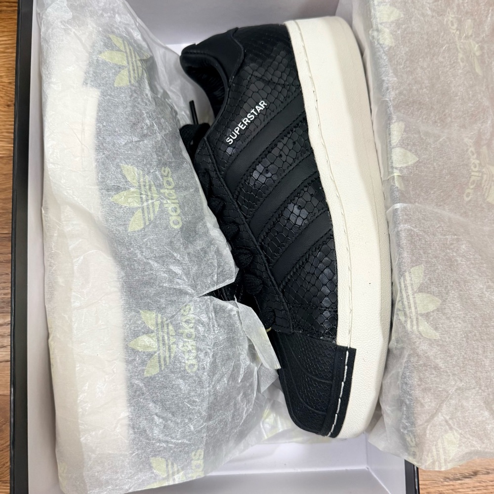 Adidas Originals Superstar XLG - Black and Gold - Picture 2 of 11